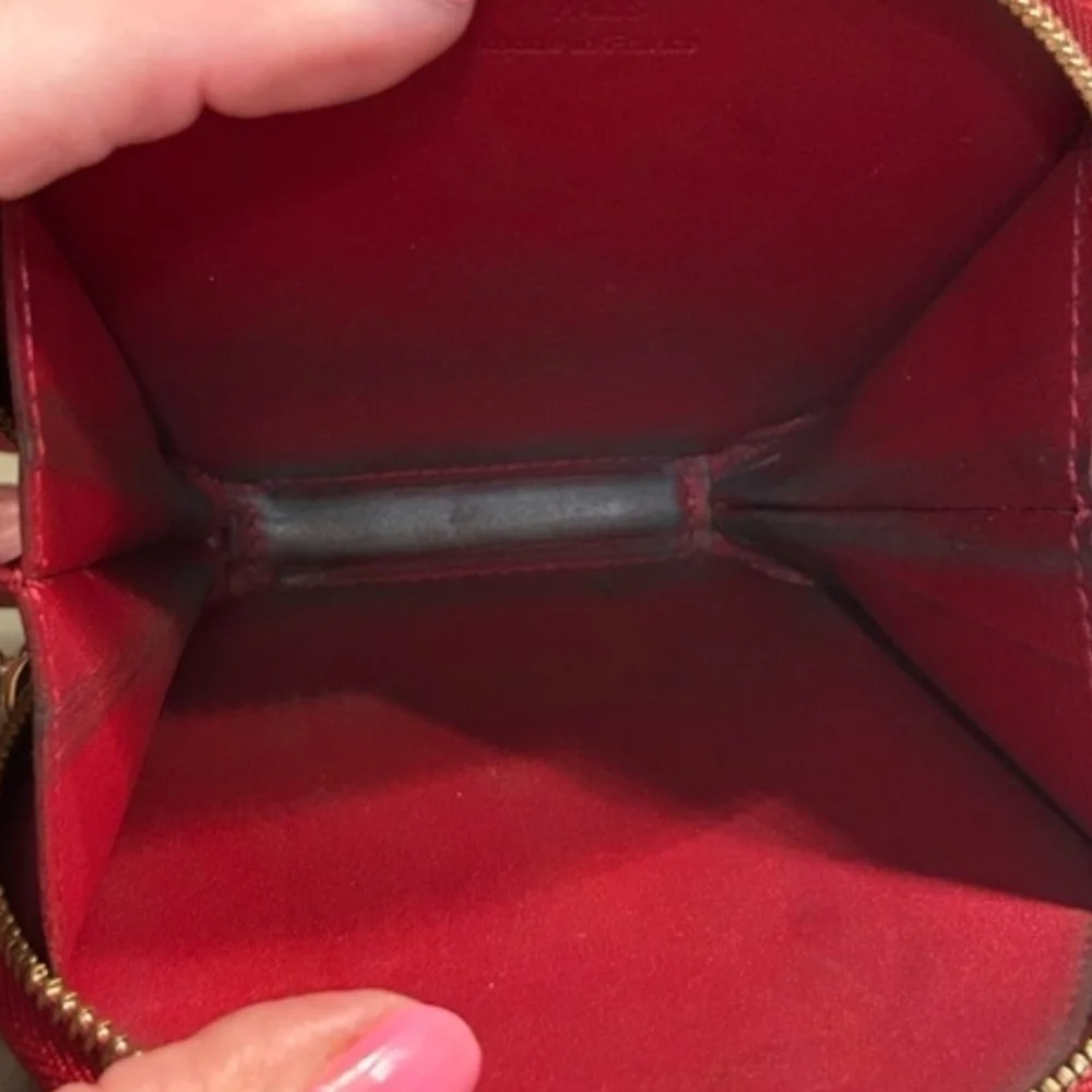 Louis Vuitton Vernis Chapeau Pomme D’Amour Coin Purse - Picture 3 of 7